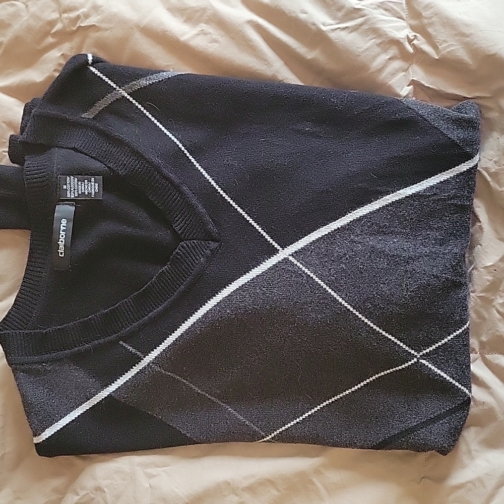 Mens Claiborne medium black and gray argyle v neck sweater
